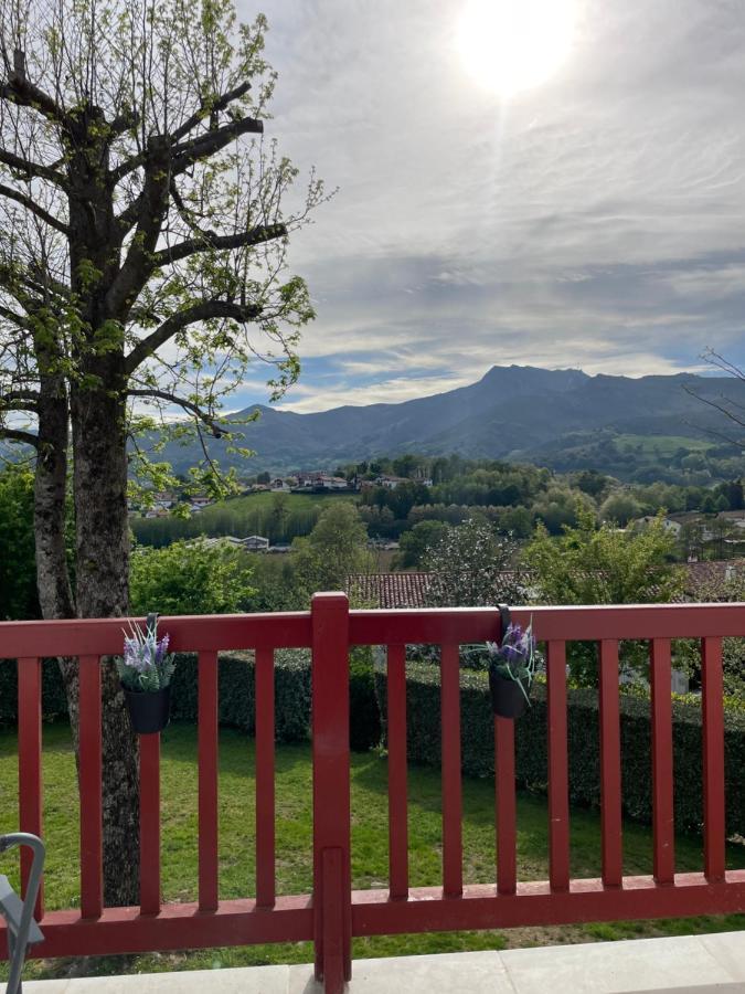 Appartement Vue Sur La Rhune Sare Exterior foto